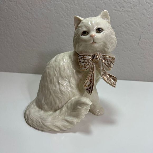 Lenox Fine China Sitting Pretty Cat Figurine Trimmed in Gold B090 - Picture 1 of 8